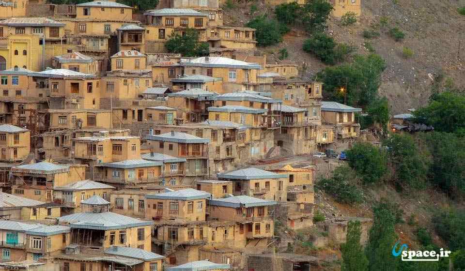 نمای زیبایی از روستای پلکانی کنگ-طرقبه- خراسان رضوی